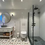 Semesterbostad Coastal Comfort Ure